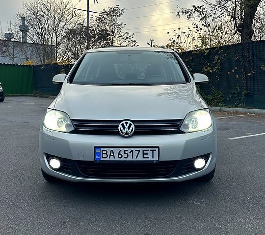 Сірий Фольксваген Golf Plus, об'ємом двигуна 1.4 л та пробігом 149 тис. км за 7900 $, фото 2 на Automoto.ua