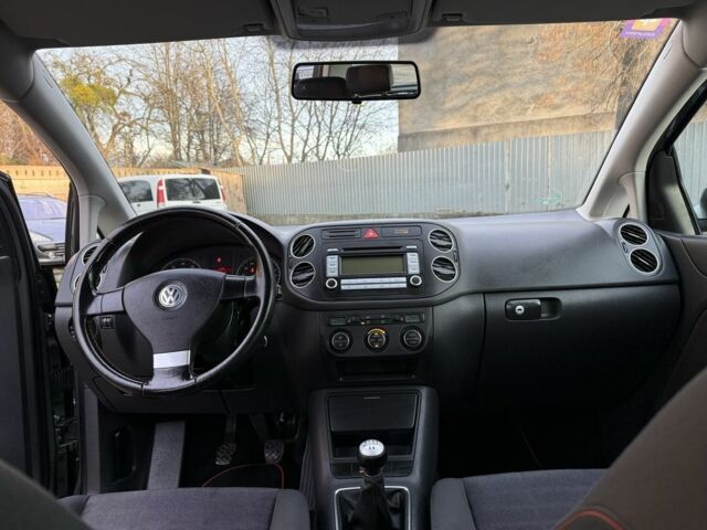 Серый Фольксваген Гольф Плюс, объемом двигателя 1.4 л и пробегом 220 тыс. км за 4999 $, фото 4 на Automoto.ua