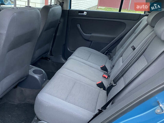 Синий Фольксваген Гольф Плюс, объемом двигателя 1.4 л и пробегом 132 тыс. км за 4700 $, фото 33 на Automoto.ua