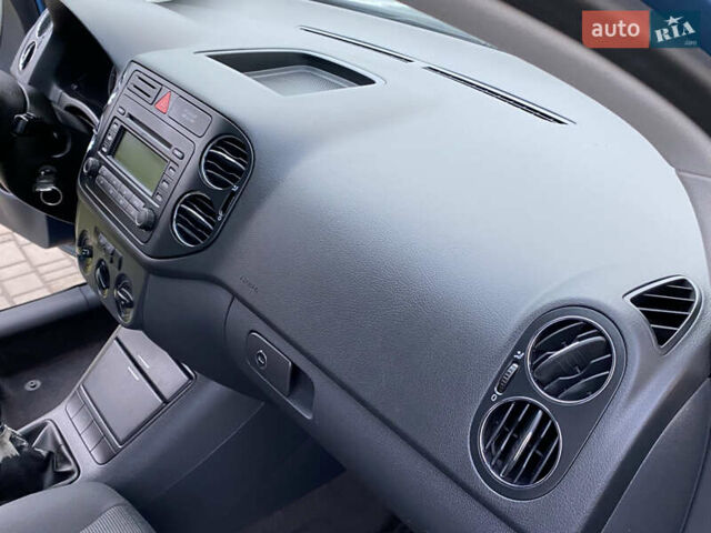 Синий Фольксваген Гольф Плюс, объемом двигателя 1.4 л и пробегом 132 тыс. км за 4700 $, фото 24 на Automoto.ua