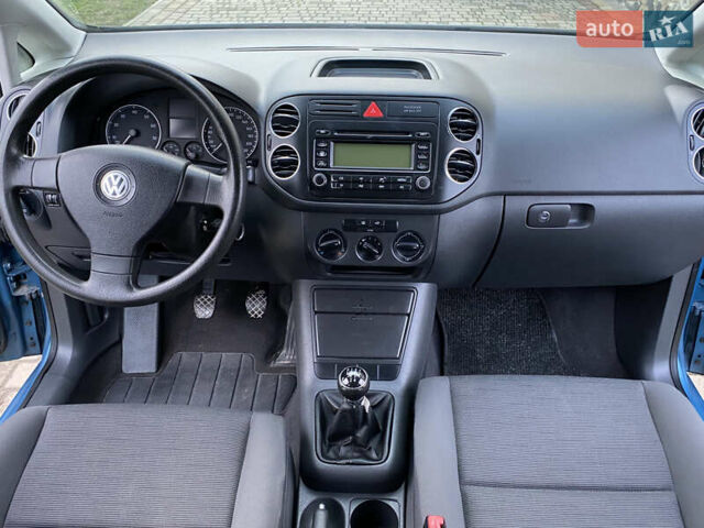 Синий Фольксваген Гольф Плюс, объемом двигателя 1.4 л и пробегом 132 тыс. км за 4700 $, фото 27 на Automoto.ua