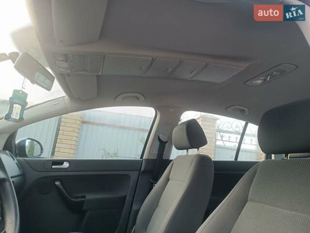 Синій Фольксваген Golf Plus, об'ємом двигуна 1.6 л та пробігом 286 тис. км за 5600 $, фото 25 на Automoto.ua