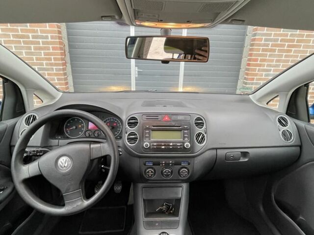 Синий Фольксваген Гольф Плюс, объемом двигателя 1.6 л и пробегом 230 тыс. км за 5200 $, фото 7 на Automoto.ua