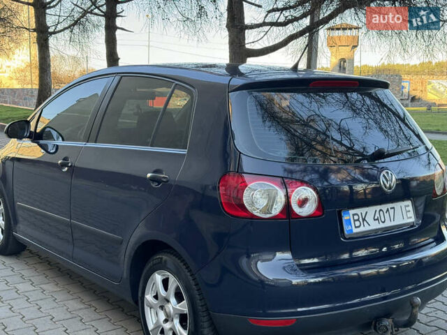 Синий Фольксваген Гольф Плюс, объемом двигателя 1.6 л и пробегом 282 тыс. км за 4500 $, фото 7 на Automoto.ua