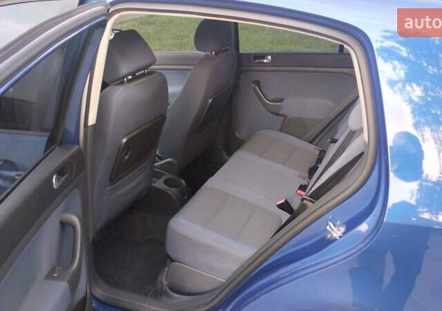 Синий Фольксваген Гольф Плюс, объемом двигателя 1.6 л и пробегом 205 тыс. км за 4600 $, фото 14 на Automoto.ua