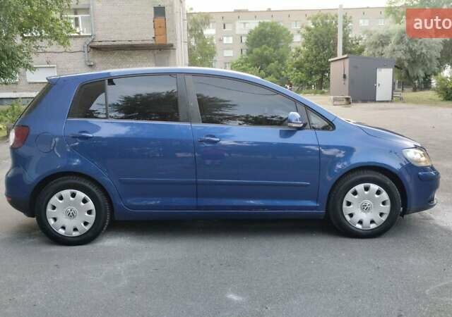 Синий Фольксваген Гольф Плюс, объемом двигателя 1.6 л и пробегом 205 тыс. км за 4600 $, фото 4 на Automoto.ua