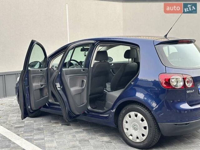 Синий Фольксваген Гольф Плюс, объемом двигателя 1.6 л и пробегом 237 тыс. км за 5850 $, фото 22 на Automoto.ua