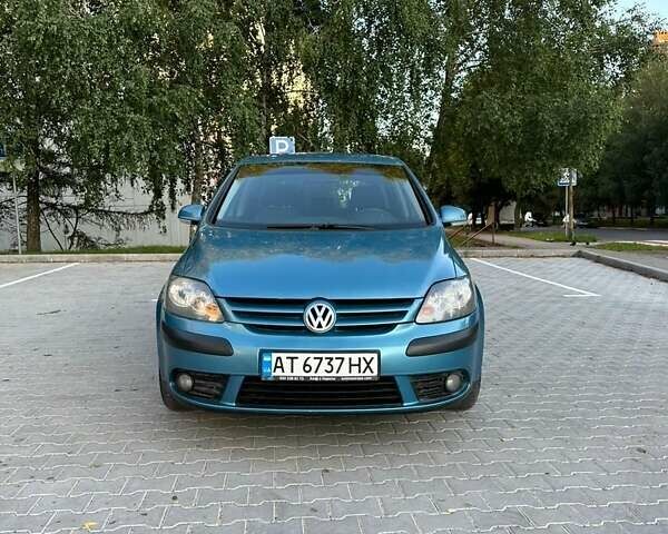 Синий Фольксваген Гольф Плюс, объемом двигателя 1.6 л и пробегом 262 тыс. км за 7499 $, фото 1 на Automoto.ua