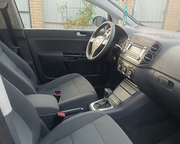 Синій Фольксваген Golf Plus, об'ємом двигуна 1.6 л та пробігом 286 тис. км за 5600 $, фото 24 на Automoto.ua