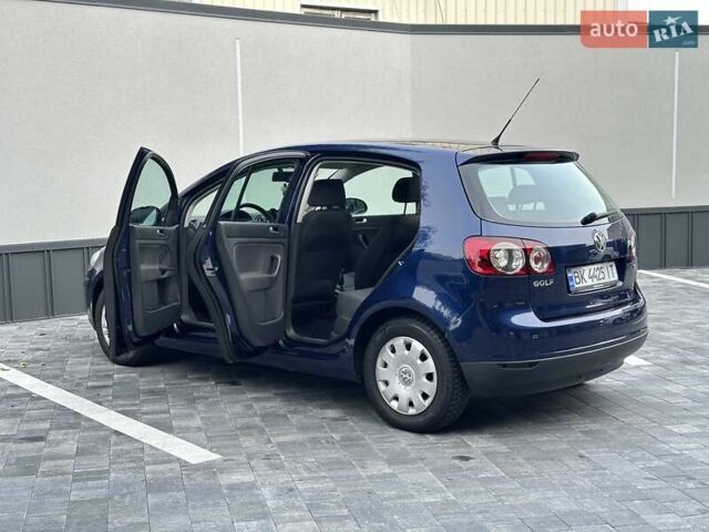 Синий Фольксваген Гольф Плюс, объемом двигателя 1.6 л и пробегом 237 тыс. км за 5850 $, фото 23 на Automoto.ua