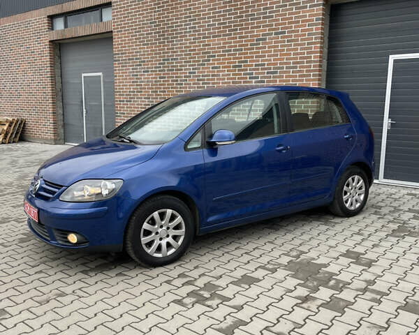 Синий Фольксваген Гольф Плюс, объемом двигателя 1.6 л и пробегом 230 тыс. км за 5200 $, фото 5 на Automoto.ua