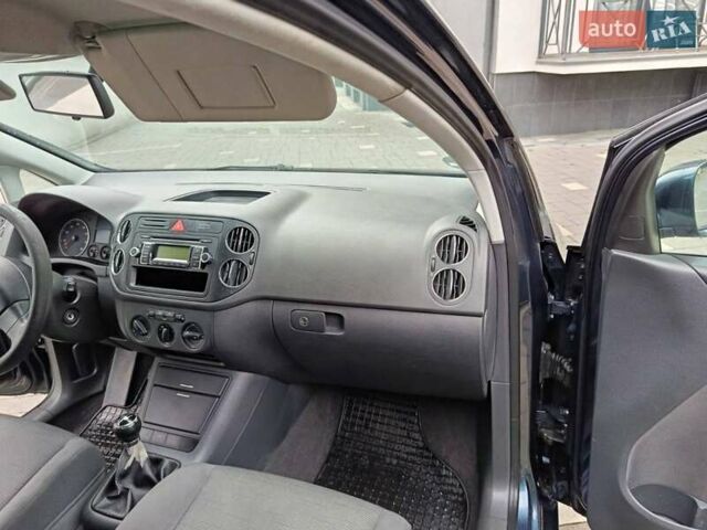 Синий Фольксваген Гольф Плюс, объемом двигателя 1.4 л и пробегом 222 тыс. км за 4700 $, фото 20 на Automoto.ua