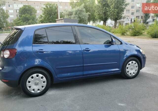Синий Фольксваген Гольф Плюс, объемом двигателя 1.6 л и пробегом 205 тыс. км за 4600 $, фото 2 на Automoto.ua