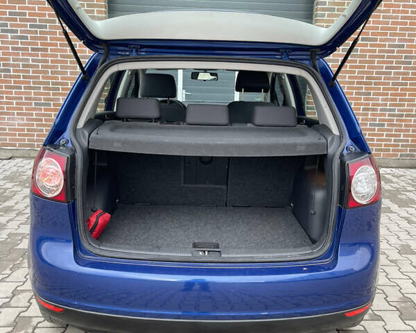 Синий Фольксваген Гольф Плюс, объемом двигателя 1.6 л и пробегом 230 тыс. км за 5200 $, фото 25 на Automoto.ua