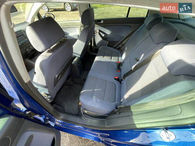 Синий Фольксваген Гольф Плюс, объемом двигателя 1.6 л и пробегом 214 тыс. км за 5700 $, фото 16 на Automoto.ua