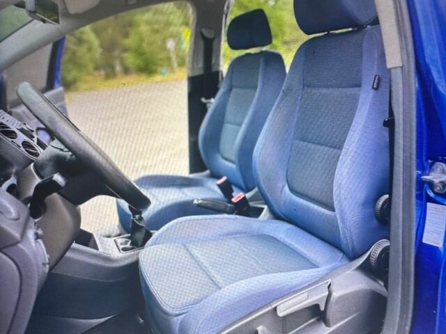 Синий Фольксваген Гольф Плюс, объемом двигателя 1.6 л и пробегом 206 тыс. км за 4800 $, фото 5 на Automoto.ua