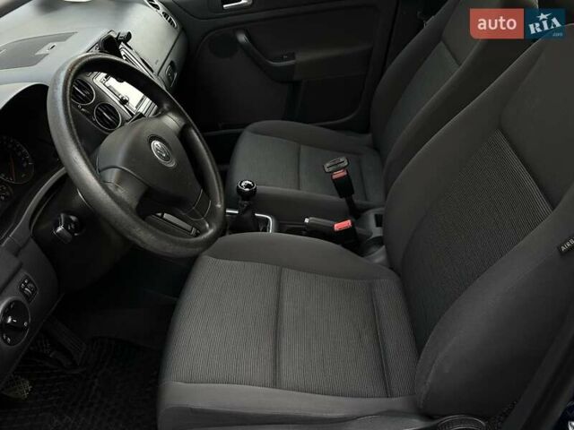 Синий Фольксваген Гольф Плюс, объемом двигателя 1.6 л и пробегом 237 тыс. км за 5850 $, фото 26 на Automoto.ua