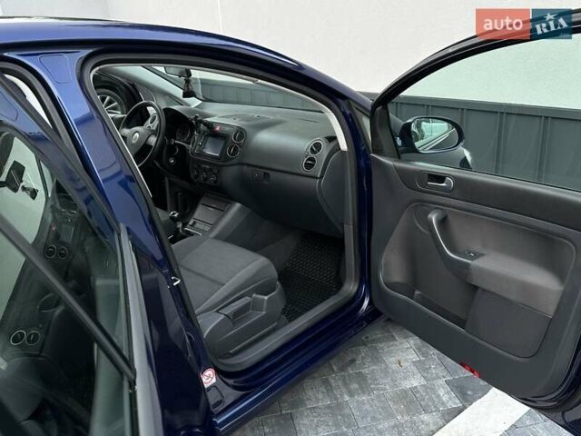 Синий Фольксваген Гольф Плюс, объемом двигателя 1.6 л и пробегом 237 тыс. км за 5850 $, фото 36 на Automoto.ua