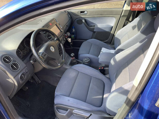 Синий Фольксваген Гольф Плюс, объемом двигателя 1.6 л и пробегом 214 тыс. км за 5700 $, фото 12 на Automoto.ua