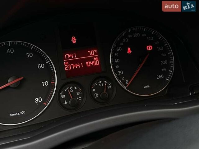 Синий Фольксваген Гольф Плюс, объемом двигателя 1.6 л и пробегом 237 тыс. км за 5850 $, фото 29 на Automoto.ua