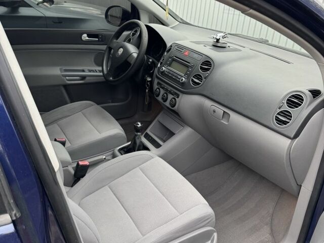 Синий Фольксваген Гольф Плюс, объемом двигателя 1.6 л и пробегом 180 тыс. км за 6299 $, фото 19 на Automoto.ua