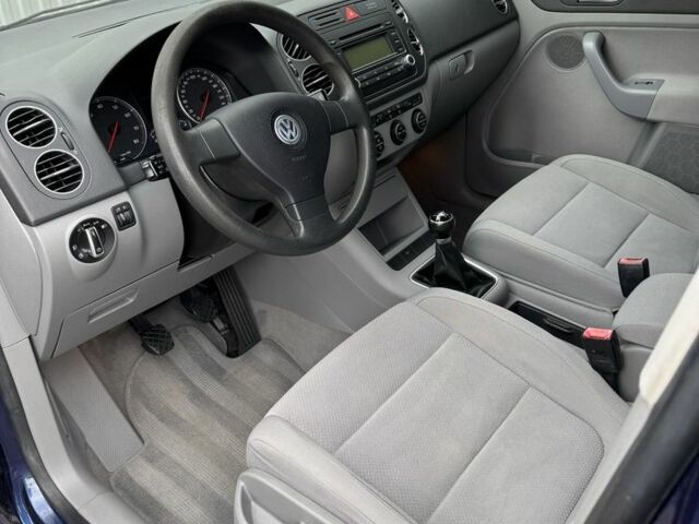 Синий Фольксваген Гольф Плюс, объемом двигателя 1.6 л и пробегом 180 тыс. км за 6299 $, фото 13 на Automoto.ua