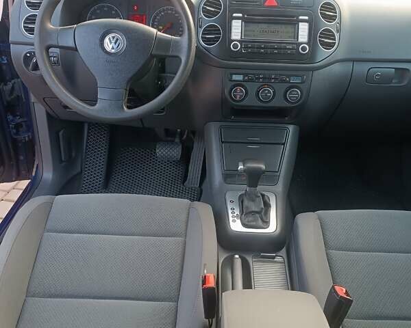 Синій Фольксваген Golf Plus, об'ємом двигуна 1.6 л та пробігом 286 тис. км за 5600 $, фото 20 на Automoto.ua