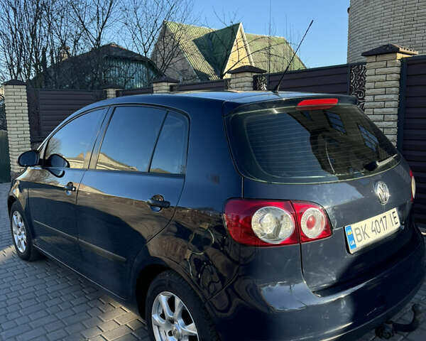 Синий Фольксваген Гольф Плюс, объемом двигателя 1.6 л и пробегом 282 тыс. км за 4500 $, фото 19 на Automoto.ua