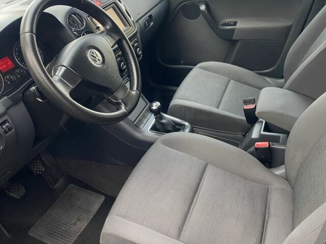 Фольксваген Гольф Плюс 2005 в Чернигове на Automoto.ua Синий Фольксваген Гольф Плюс, объемом двигателя 1.9 л и пробегом 251 тыс. км за 5850 $, фото 4 на Automoto.ua