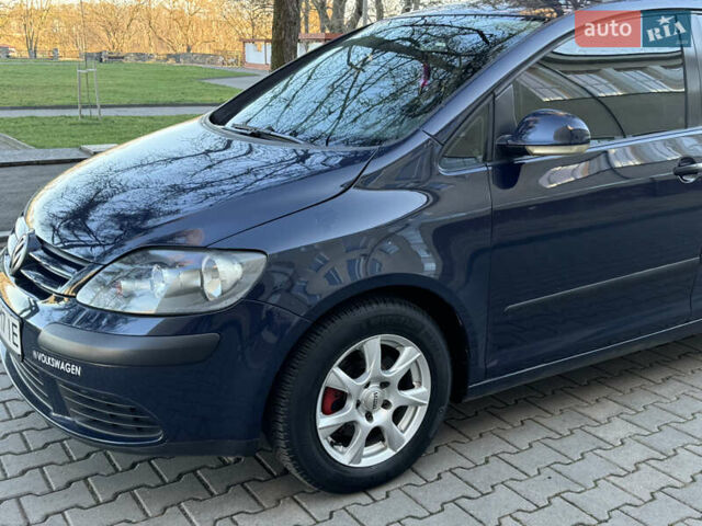 Синий Фольксваген Гольф Плюс, объемом двигателя 1.6 л и пробегом 282 тыс. км за 4500 $, фото 3 на Automoto.ua