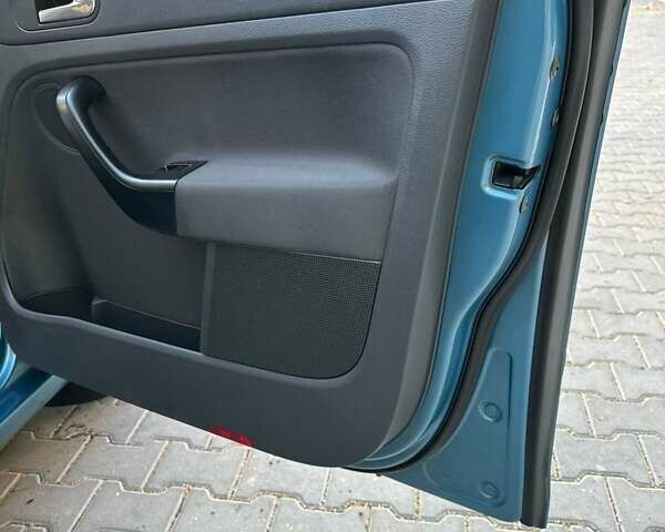 Синий Фольксваген Гольф Плюс, объемом двигателя 1.6 л и пробегом 262 тыс. км за 7499 $, фото 33 на Automoto.ua