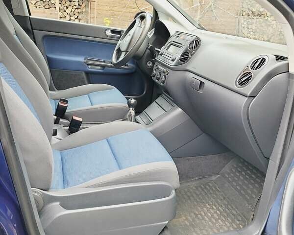 Синий Фольксваген Гольф Плюс, объемом двигателя 1.4 л и пробегом 89 тыс. км за 5600 $, фото 14 на Automoto.ua