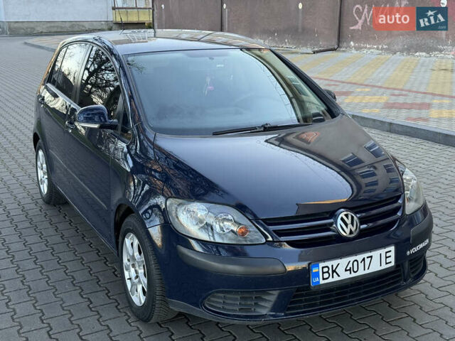 Синий Фольксваген Гольф Плюс, объемом двигателя 1.6 л и пробегом 282 тыс. км за 4500 $, фото 16 на Automoto.ua