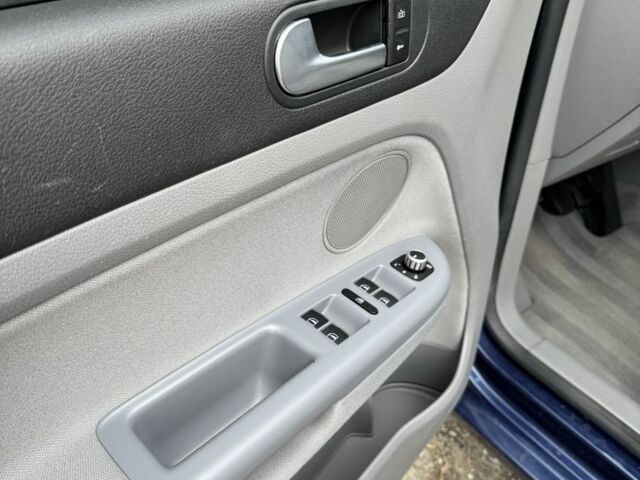 Синий Фольксваген Гольф Плюс, объемом двигателя 1.6 л и пробегом 180 тыс. км за 6299 $, фото 17 на Automoto.ua