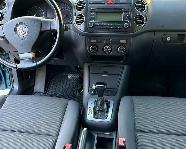 Синий Фольксваген Гольф Плюс, объемом двигателя 1.6 л и пробегом 262 тыс. км за 7499 $, фото 22 на Automoto.ua