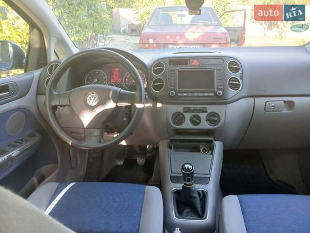 Синій Фольксваген Golf Plus, об'ємом двигуна 1.6 л та пробігом 210 тис. км за 5700 $, фото 11 на Automoto.ua