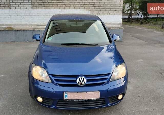Синий Фольксваген Гольф Плюс, объемом двигателя 1.6 л и пробегом 205 тыс. км за 4600 $, фото 5 на Automoto.ua
