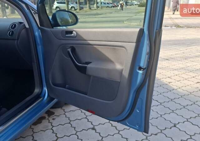 Синий Фольксваген Гольф Плюс, объемом двигателя 1.6 л и пробегом 264 тыс. км за 6999 $, фото 35 на Automoto.ua