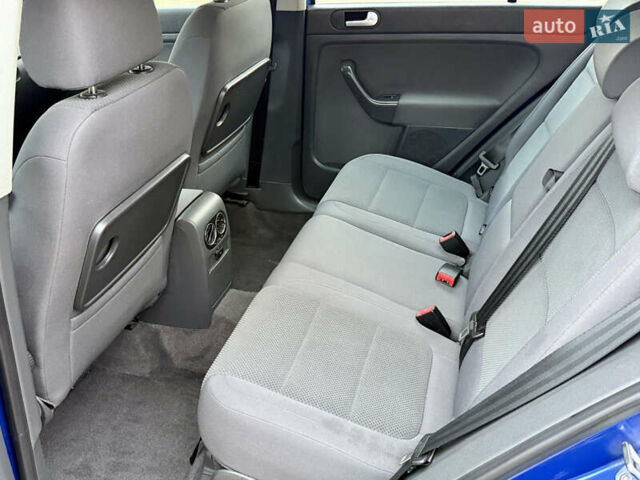 Синий Фольксваген Гольф Плюс, объемом двигателя 1.6 л и пробегом 202 тыс. км за 5900 $, фото 82 на Automoto.ua