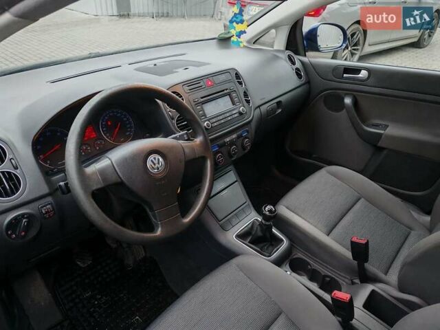 Синий Фольксваген Гольф Плюс, объемом двигателя 1.6 л и пробегом 212 тыс. км за 6000 $, фото 20 на Automoto.ua