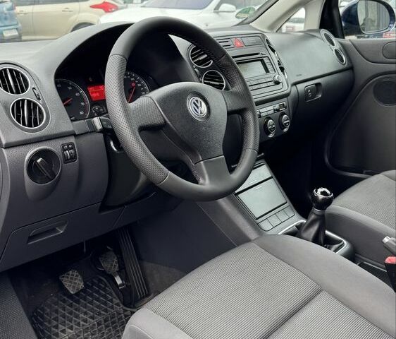 Синий Фольксваген Гольф Плюс, объемом двигателя 1.6 л и пробегом 243 тыс. км за 6500 $, фото 10 на Automoto.ua