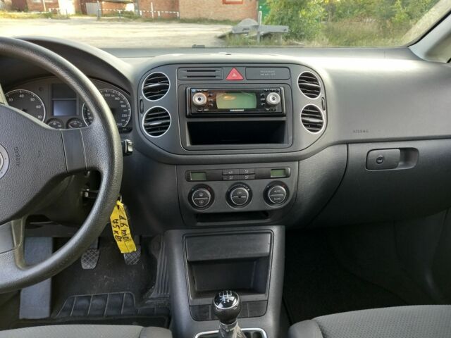 Синий Фольксваген Гольф Плюс, объемом двигателя 1.6 л и пробегом 245 тыс. км за 5899 $, фото 3 на Automoto.ua