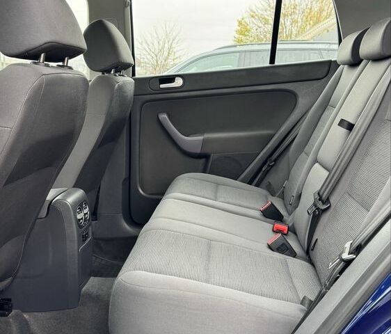 Синий Фольксваген Гольф Плюс, объемом двигателя 1.6 л и пробегом 243 тыс. км за 6500 $, фото 14 на Automoto.ua