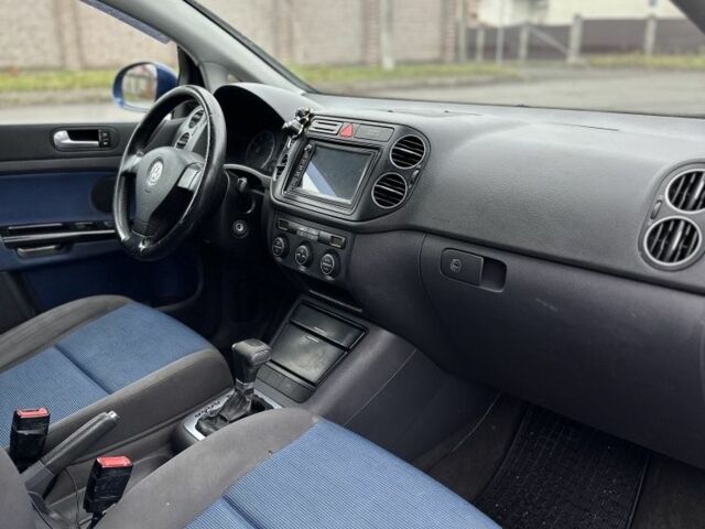 Синий Фольксваген Гольф Плюс, объемом двигателя 1.6 л и пробегом 303 тыс. км за 5350 $, фото 6 на Automoto.ua