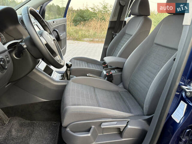 Синій Фольксваген Golf Plus, об'ємом двигуна 1.6 л та пробігом 198 тис. км за 5950 $, фото 24 на Automoto.ua
