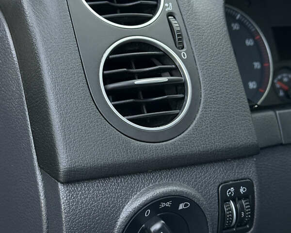 Синий Фольксваген Гольф Плюс, объемом двигателя 1.4 л и пробегом 172 тыс. км за 4999 $, фото 13 на Automoto.ua