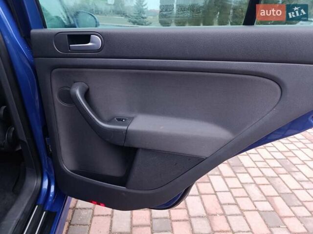 Синий Фольксваген Гольф Плюс, объемом двигателя 1.6 л и пробегом 260 тыс. км за 5399 $, фото 37 на Automoto.ua