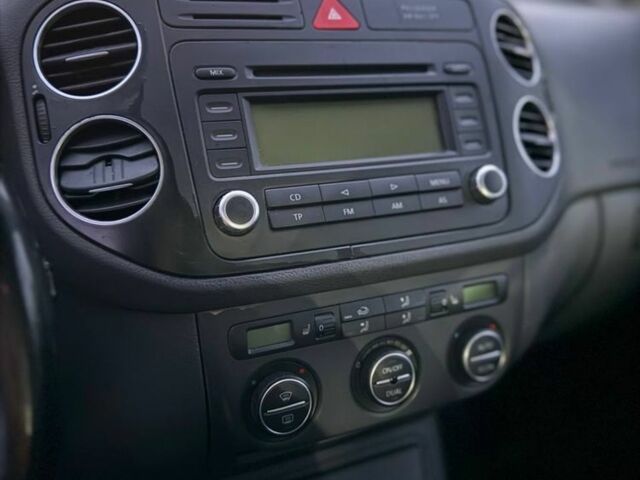 Синий Фольксваген Гольф Плюс, объемом двигателя 1.6 л и пробегом 238 тыс. км за 5800 $, фото 6 на Automoto.ua