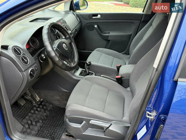 Синий Фольксваген Гольф Плюс, объемом двигателя 1.6 л и пробегом 202 тыс. км за 5900 $, фото 56 на Automoto.ua