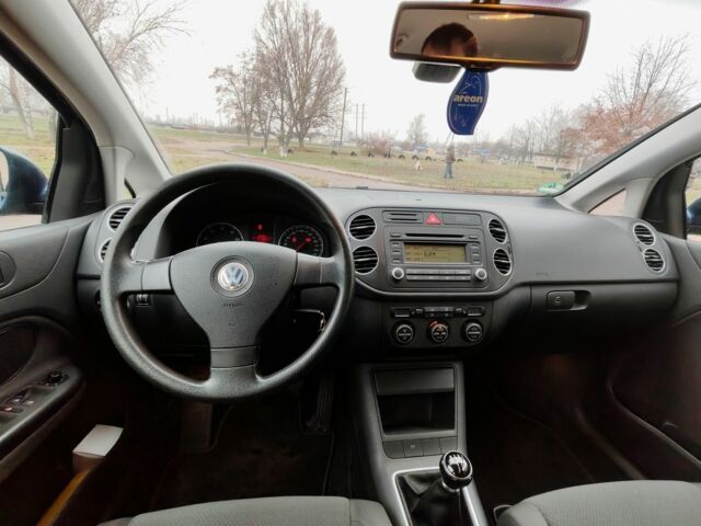 Синий Фольксваген Гольф Плюс, объемом двигателя 1.6 л и пробегом 172 тыс. км за 6200 $, фото 15 на Automoto.ua